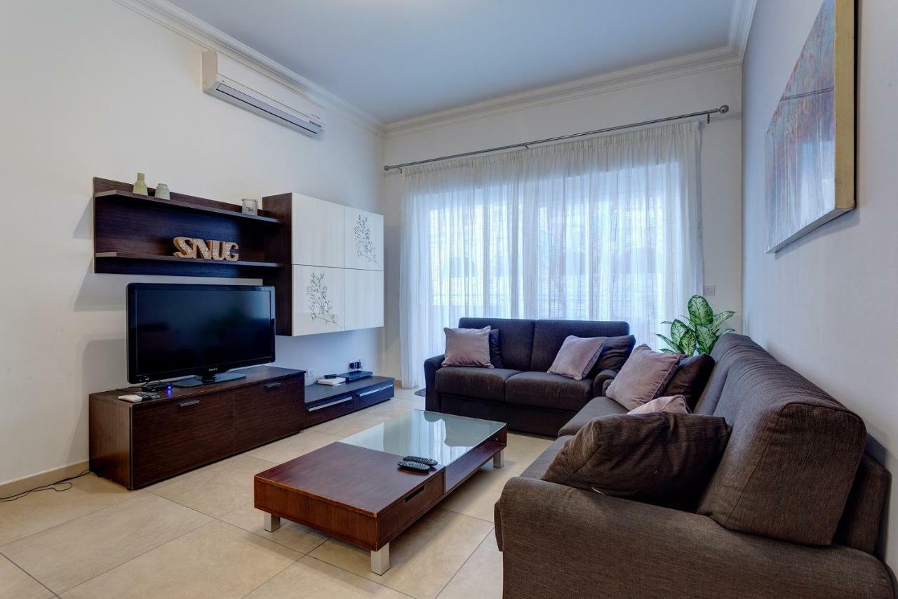 Gorgeous Apartment With Terrace In Fort Cambridge, Pool Слима Екстериор снимка